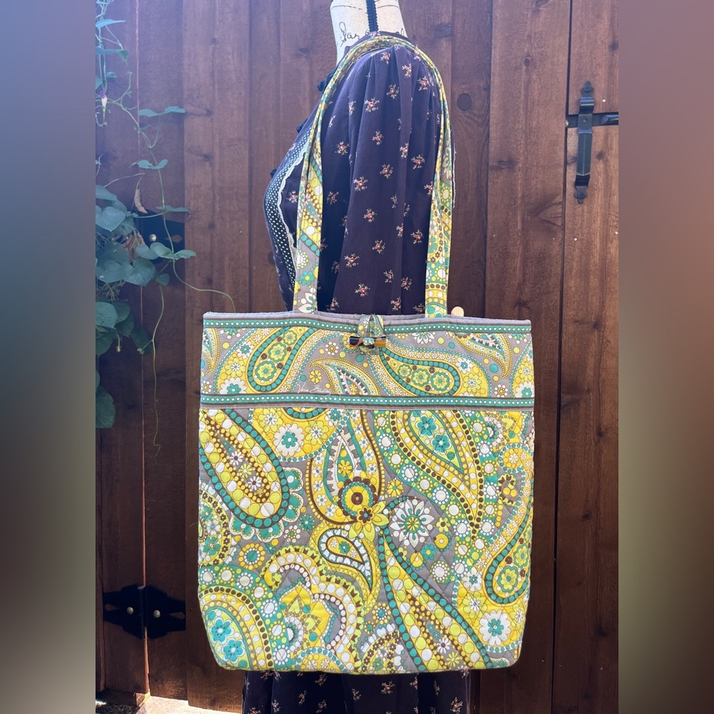 Vera Bradley Tote Bag in Yellow Green Paisley Print EUC